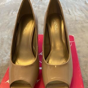 Nine & Co Tan Pumps NWOT